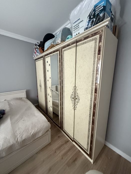 Спалный шкафтарымен бирге