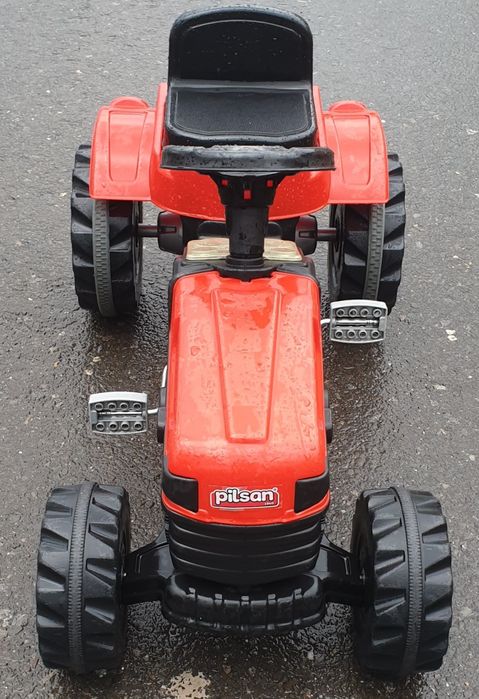 Tractor cu pedale