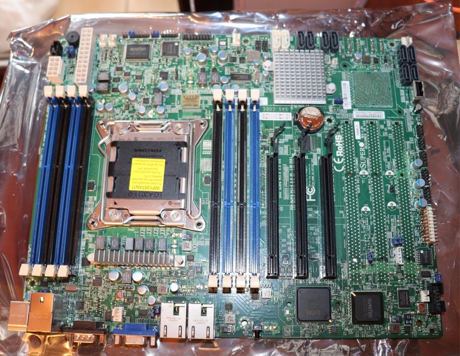 Kit Ws/Server Placa de baza SuperMicro X9SRI-F + Xeon E5-2660 V2 10 Cores