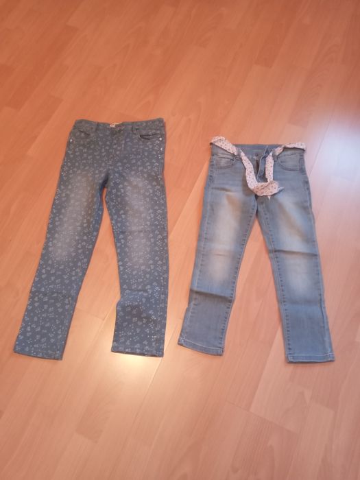 Продам джинсы на девочку от 4 до 6 лет