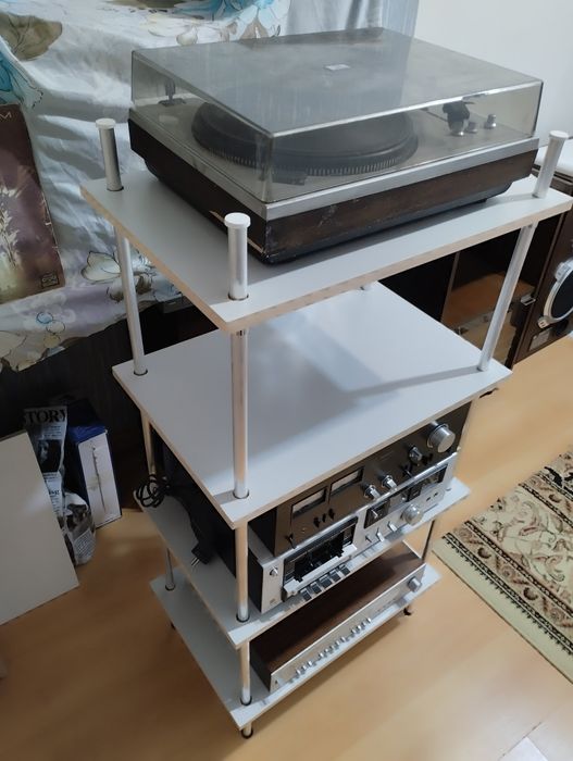 Стойка под радиоаппаратуру