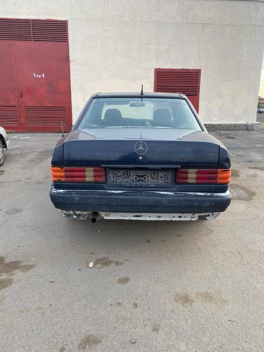 Продам мерс 190  ,1.8 объем