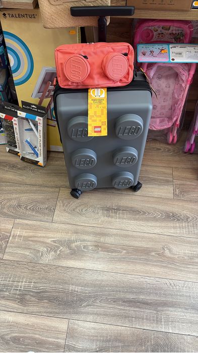 Vând troler lego original