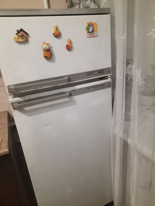 Продам холодильник Минск-15 в рабочем состоянии.