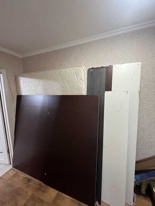 Продам кровать с матрасом