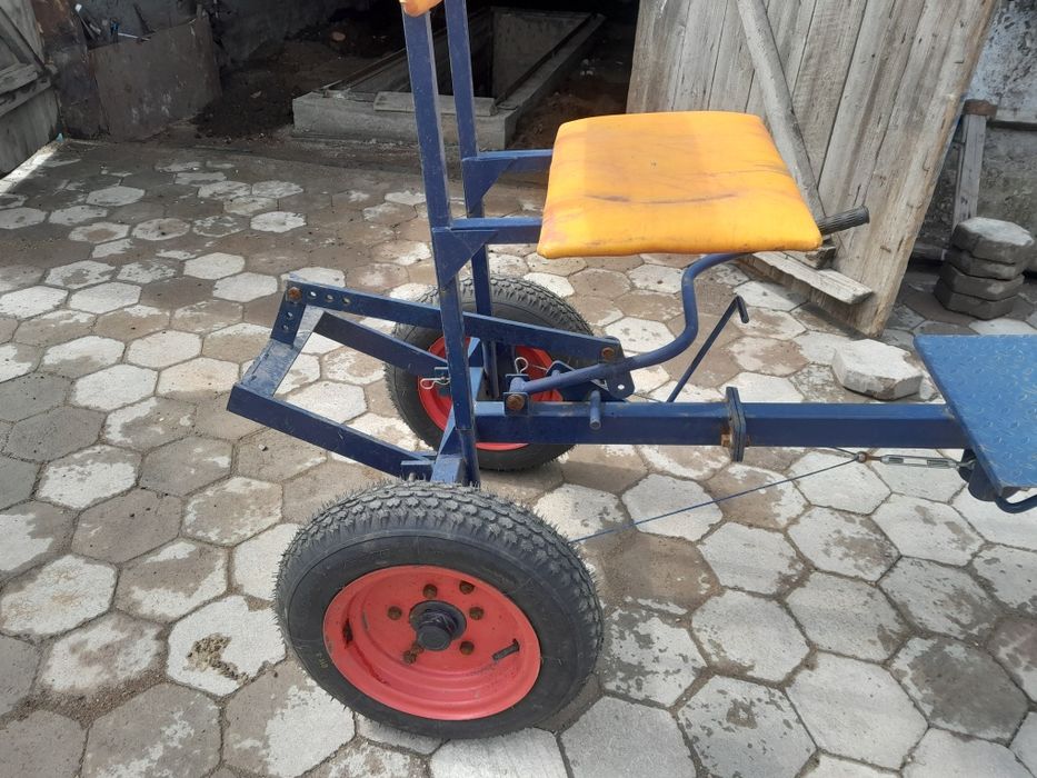 Продаю мотоблок с насадками