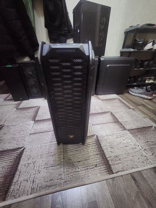 Мощный кейс Cougar пустой