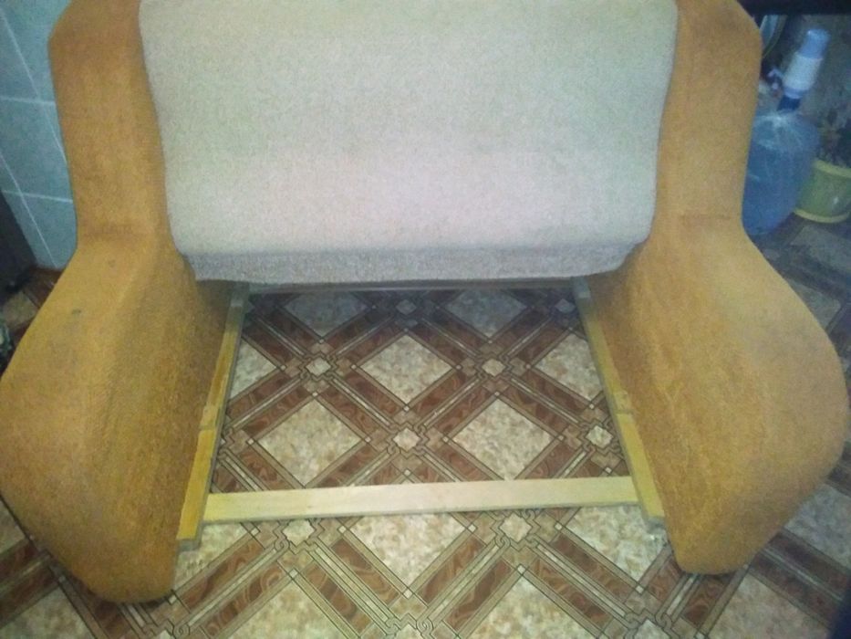 Продается мини диван