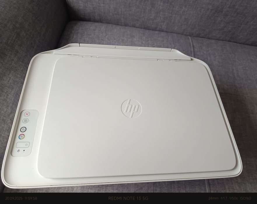 Vând imprimanta HP DeskJet 2320