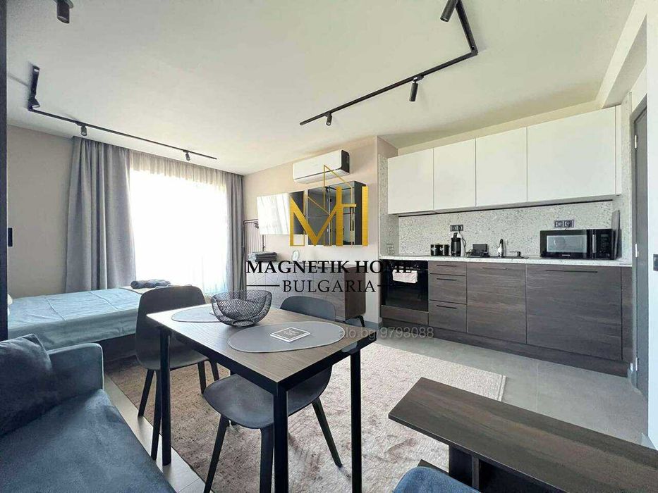 Великолепна къща с 3 спални, 4 бани, 2 паркоместа  в ж.к. Крайморие