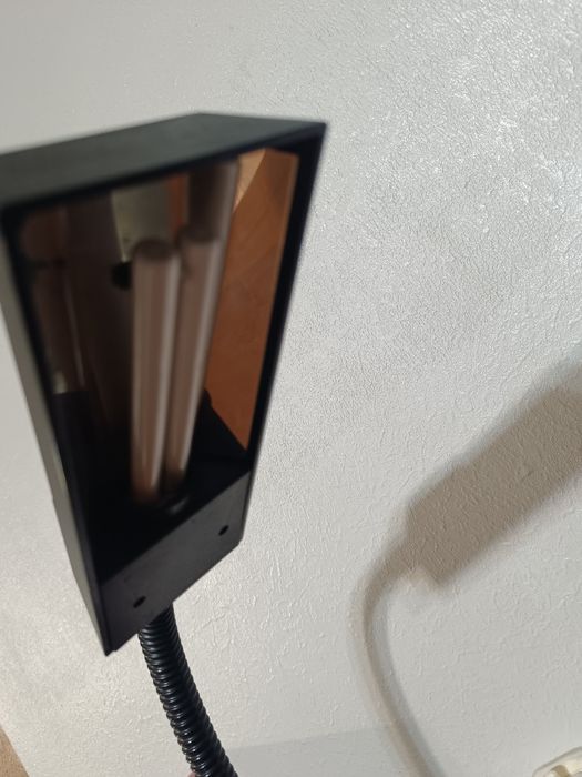 Настольная лампа