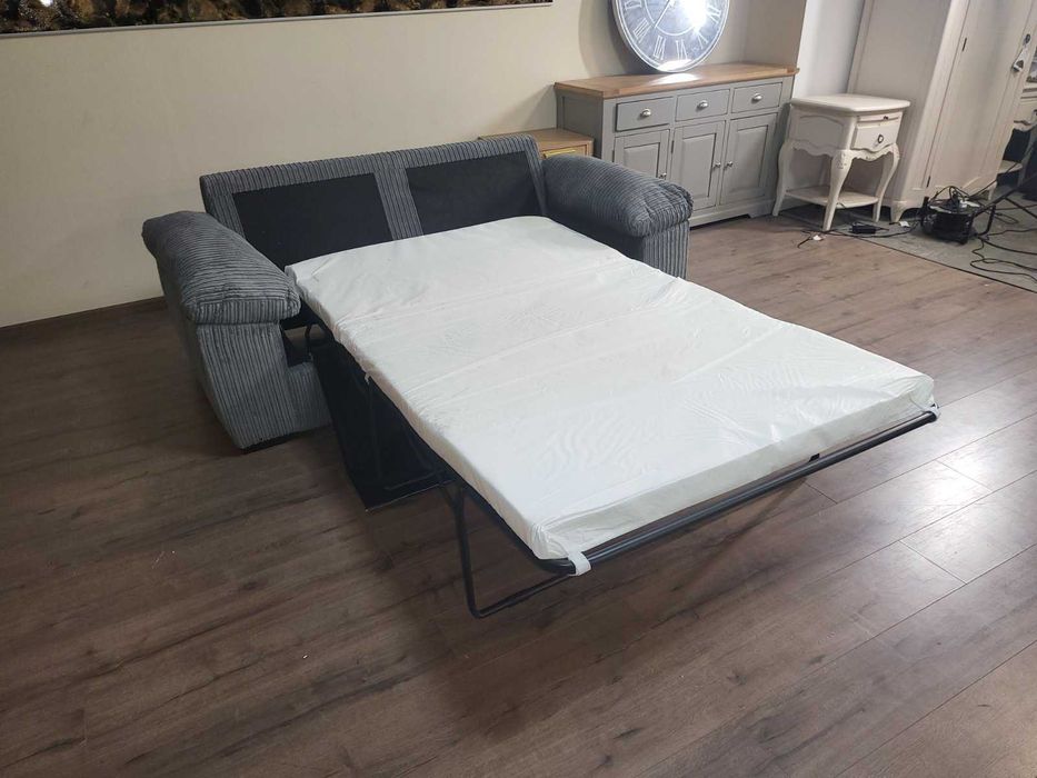 Сив диван от плат с функция сън