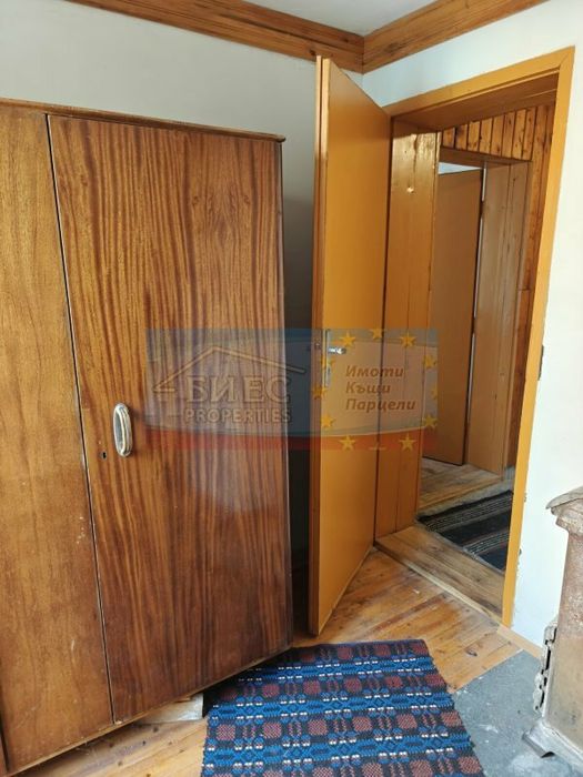 Къща - близнак в с. Боснек 100 м², двор - 288 м²