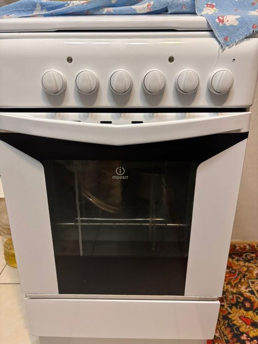 Продам электрическую плиту