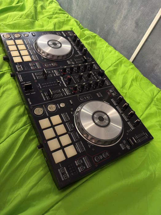 Pioneer DDJ-SR – Serato DJ контролер, отлично състояние