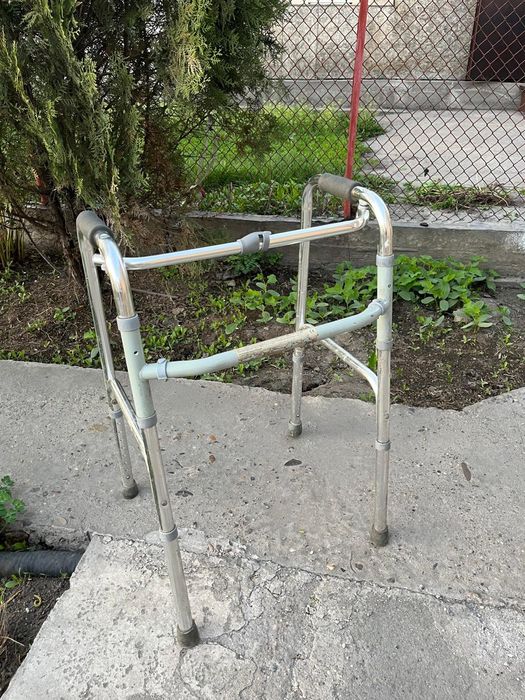 Ходунки для пожилых
