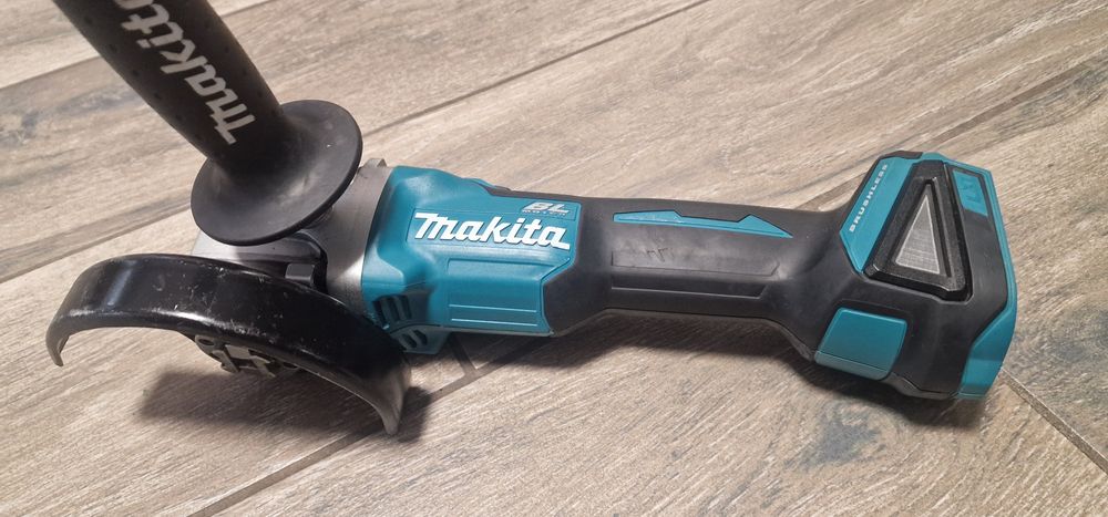 акумулаторен ъглошлайф Makita DGA521