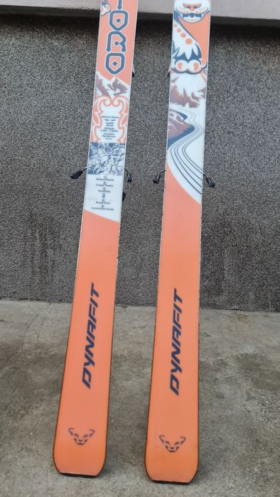 Schiuri/ Ski de TURĂ DYNAFIT de 176 cm