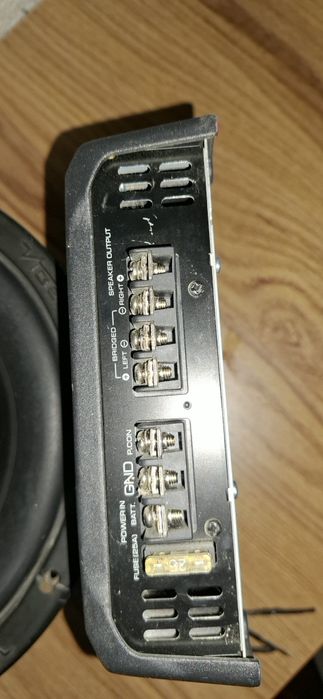 Усилитель и саббуфер калонка