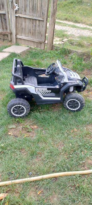 Vând Buggy! ideal pentru copii intre 4-8ani!