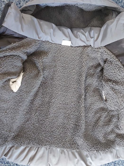 Продам детскую куртку