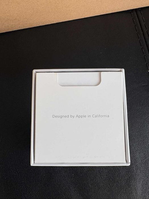 Airpods 4 ANC de vanzare