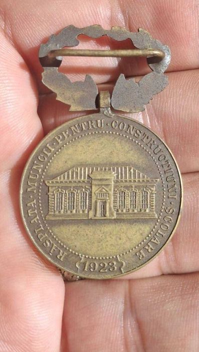 Medalie Regele Ferdinand I Rasplata Muncii pentru Constructiuni Scolare 1923 calasa a III-a