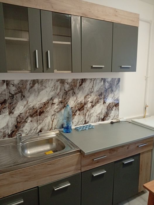 Închiriez apartament  2 camere,Cart: Craiovita