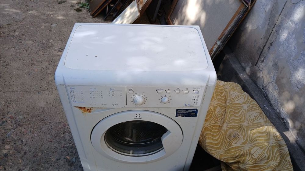 Стиральная машинка продаётся автомат 5 кг