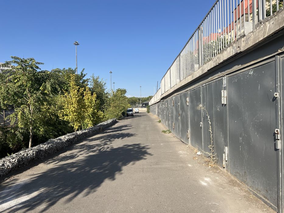 Сдается в аренду гараж для авто в центре города рядом арена Хумо