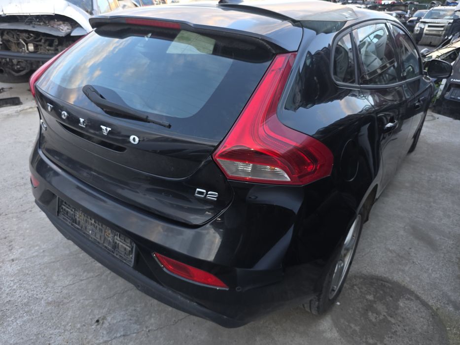 Dezmembrez Volvo V40 d4204t8