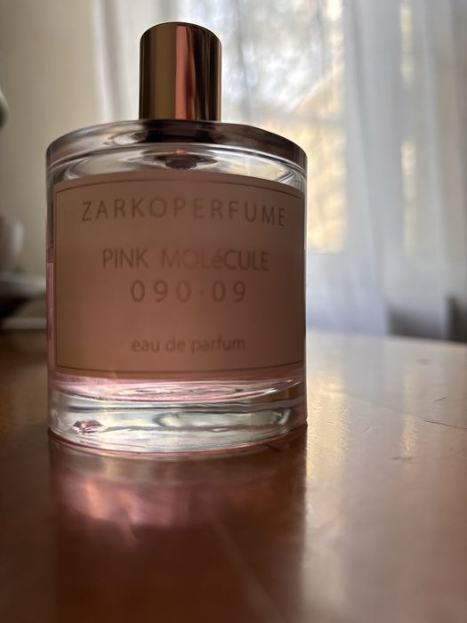 Pink molecule  09.09 Zarco Perfume