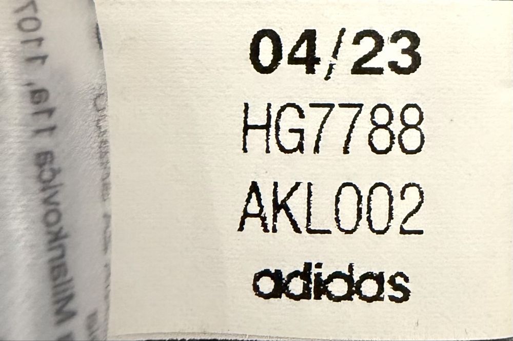 Продам шапку адидас