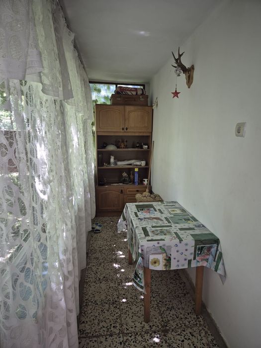 Casa batraneasca, la tara, 3646 mp, Jud. Vâlcea