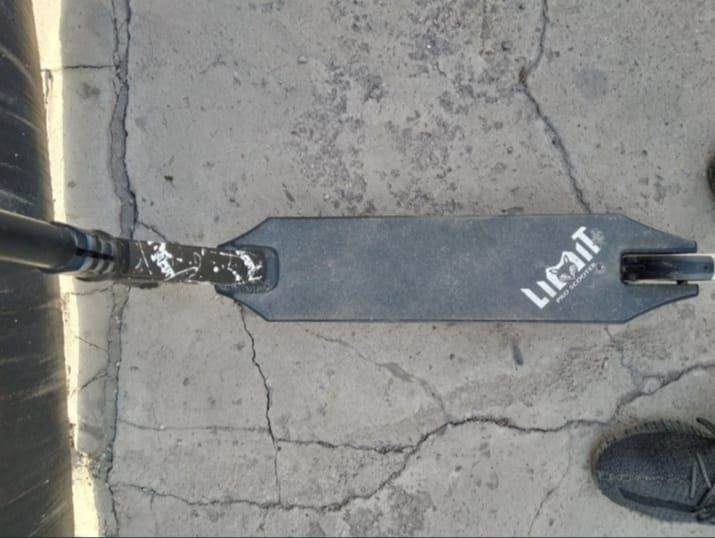 Трюковой самокат Limit lmt 01