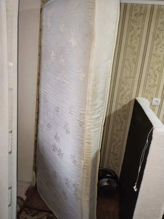 Продам матрас в хорошем состоянии