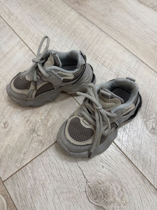 Кроссовки детские