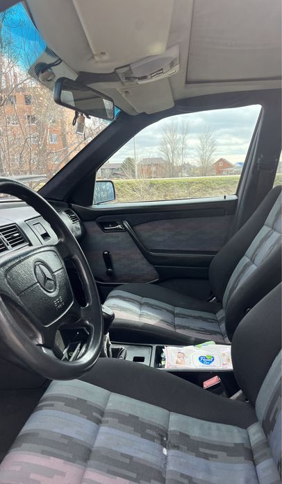 Продам Мередес С-180