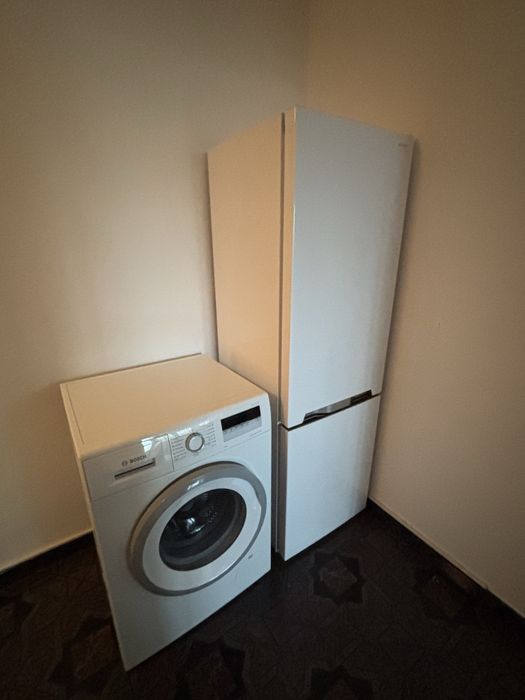 Pachet electrocasnice: Mașină de spălat Bosch + Frigider Sharp
