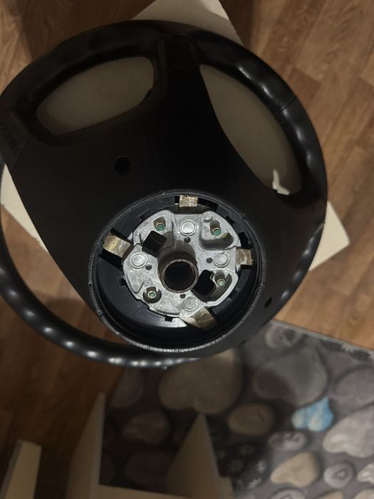 Руль от мерсадес бенз 124,190,202,210