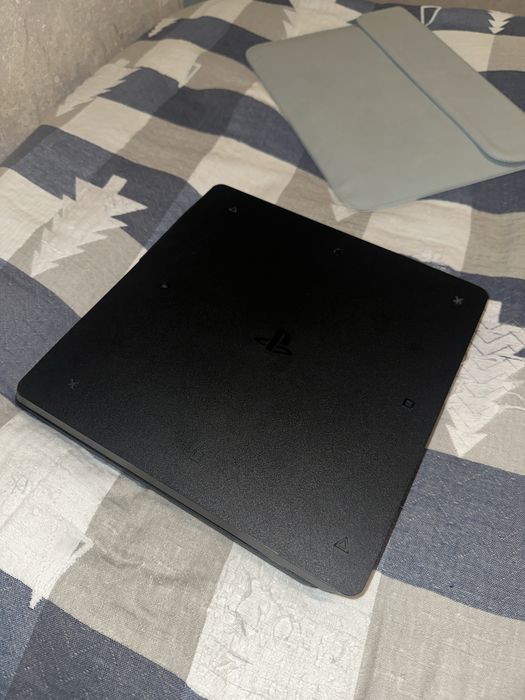Sony Playstation 4 Slim 1TB
