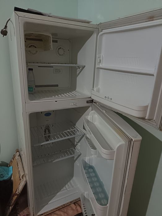 Продоётся холодильник LG