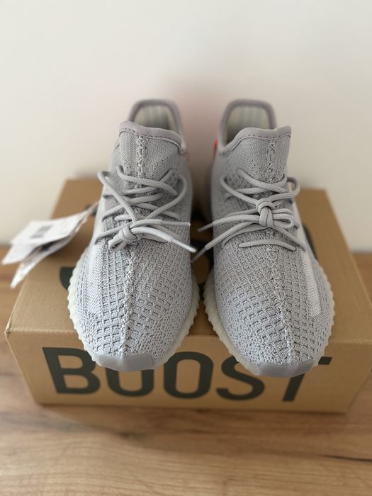 Vand Adidas Yeezy 350 V2 Tail Light | Marimi 40 42 43 EU