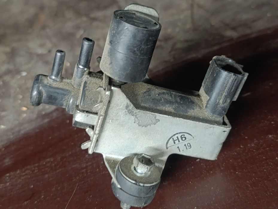 Вакум клапан турбо Тойота / Toyota 1,4D4D 25819-330**