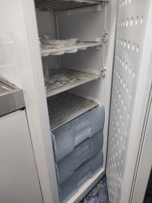 Фризер BEKO 143см
