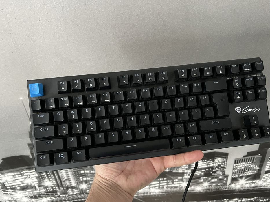 Геймърска клавиатура Genesiss RGB