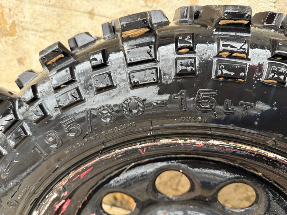 Офроад гуми 195/80/15