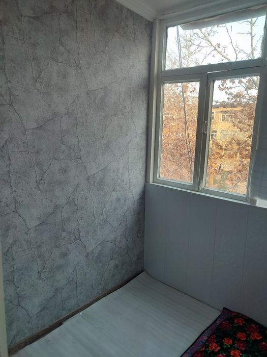 Kvartira masifsa 3xonali 4 etajda