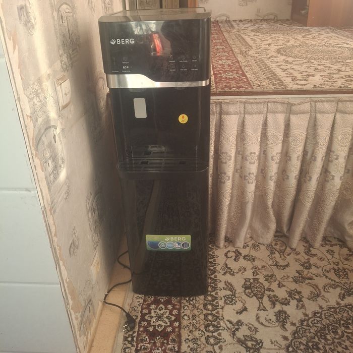 Продаю срочно кулер новый пользовались буквально 1 месяца новый