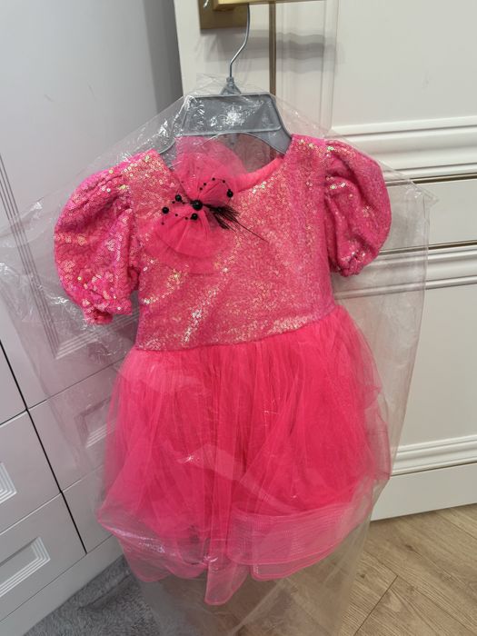 Платье нарядное розовое